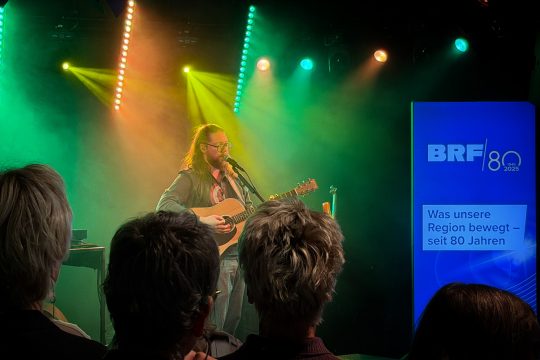 BRF-Konzert mit Alexander Ohles zur Eröffnung der Plattenausstellung im Triangel St. Vith