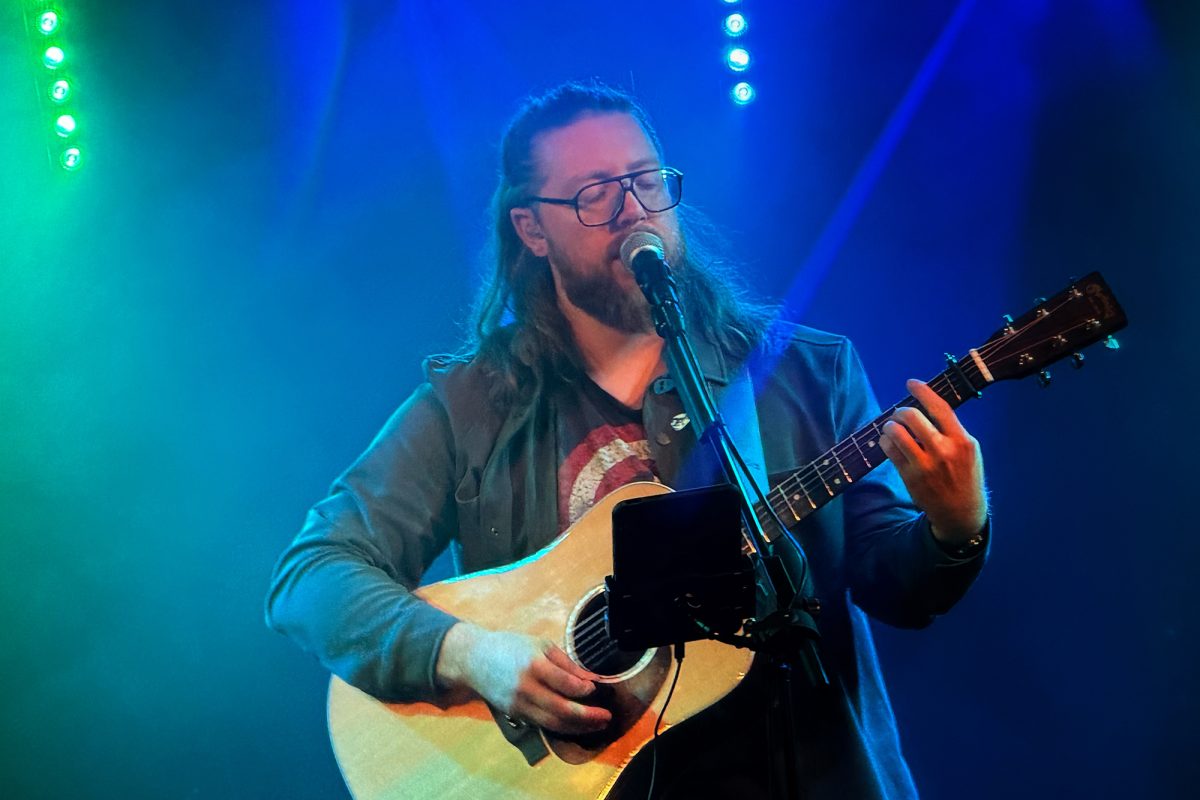 Alexander Ohles beim BRF-Konzert zur Eröffnung der Plattenausstellung im Triangel St. Vith