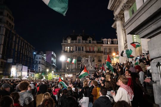 Demonstranten in Brüssel, die gegen Israel protestieren