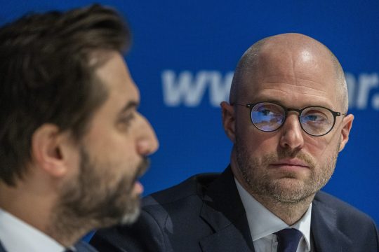 MR-Chef Georges-Louis Bouchez und David Leisterh