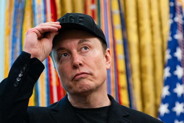 Elon Musk bei einer Pressekonferenz im Mai 2025