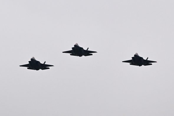 Die ersten drei belgischen F-35 bei ihrer Ankunft in Florennes