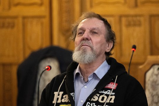 Der mutmaßliche Fico-Attentäter Juraj Cintula vor Gericht