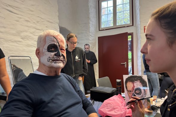 Im Aukloster entstehen gruselige Gesichter