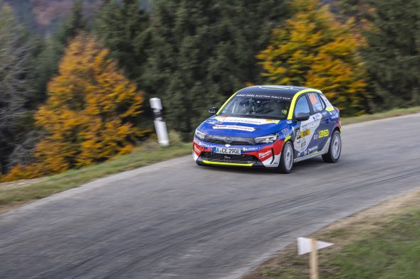 Tom Heindrichs/Jonas Schmitz im Opel Corsa Rally Electric bei der Rallye Zentraleuropa