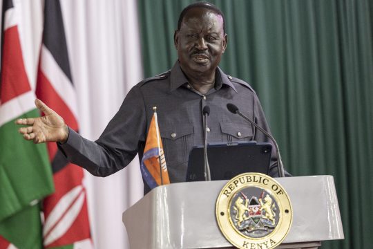 Raila Odinga am Rednerpult