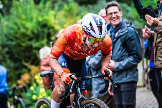 Gravel-WM: Lorena Wiebes sichert sich WM-Titel in Maastricht