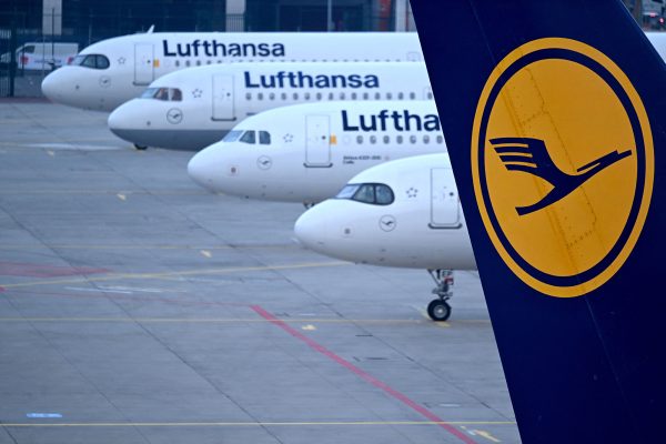 Lufthansa-Flugzeuge am Flughafen Frankfurt