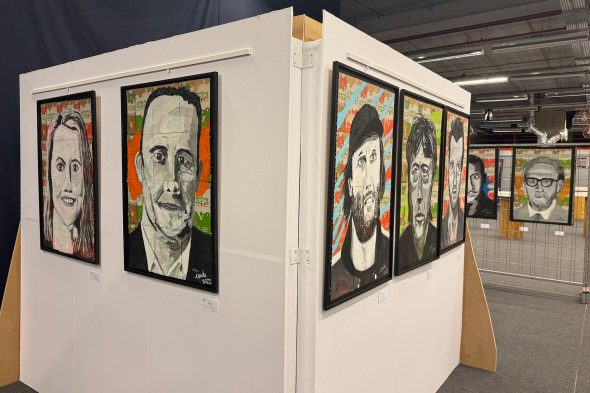 Werke der Ausstellung "Fier et belge?" von Michael Dujardin