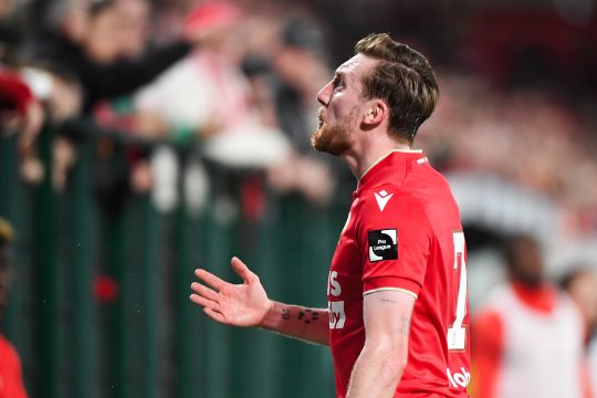 Tobias Mohr spricht mit den Fans