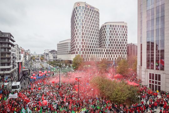 Die Menge der Gewerkschaftler von oben