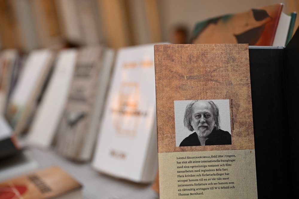Bücher von Laszlo Krasznahorkai in der Schwedischen Akademie in Stockholm