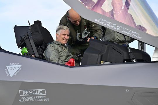König Philippe im neuen F-35-Kampfflugzeug der belgischen Armee