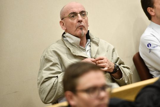Serienmörder Renaud Hardy im Gerichtssaal von Tongern