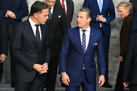 Nato-Generalsekretär Mark Rutte mit US-Verteidigungsminister Pete Hegseth in Brüssel