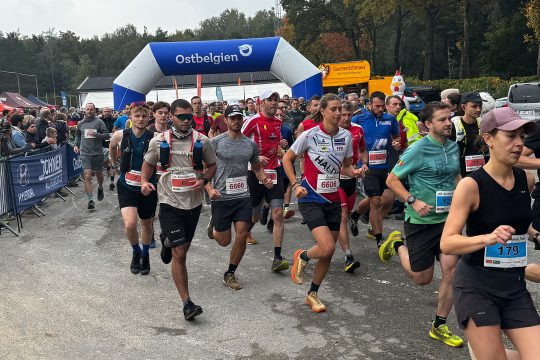 Der Start beim ersten Schönefeld Trail