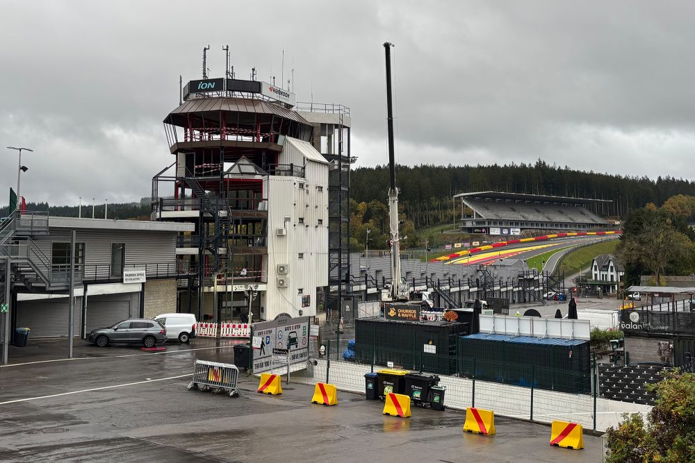 Der Uniroyal-Turm an der Rennstrecke von Spa-Francorchamps kurz vor dem Abriss