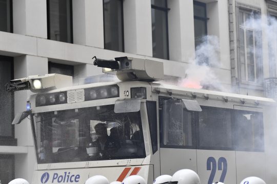 Wasserwerfer der Föderalen Polizei