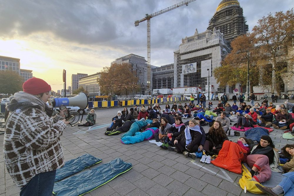 Amnesty International und andere Organisationen bei einem Protest gegen die Asylpolitik der Föderalregierung