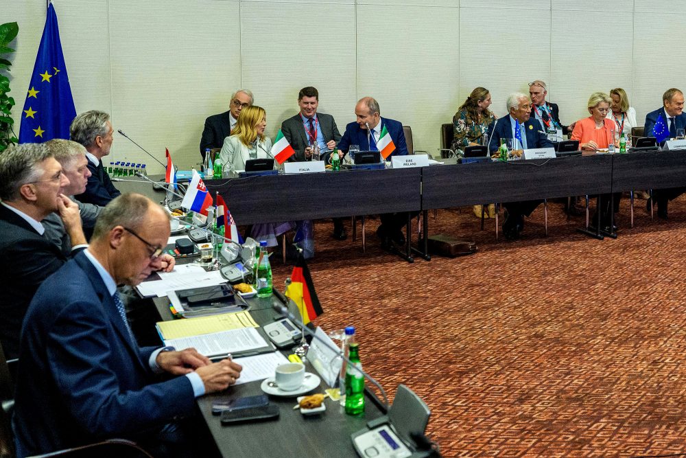 Die europäischen Staats-und Regierungschefs beim EU-Afrika-Gipfel in Angola