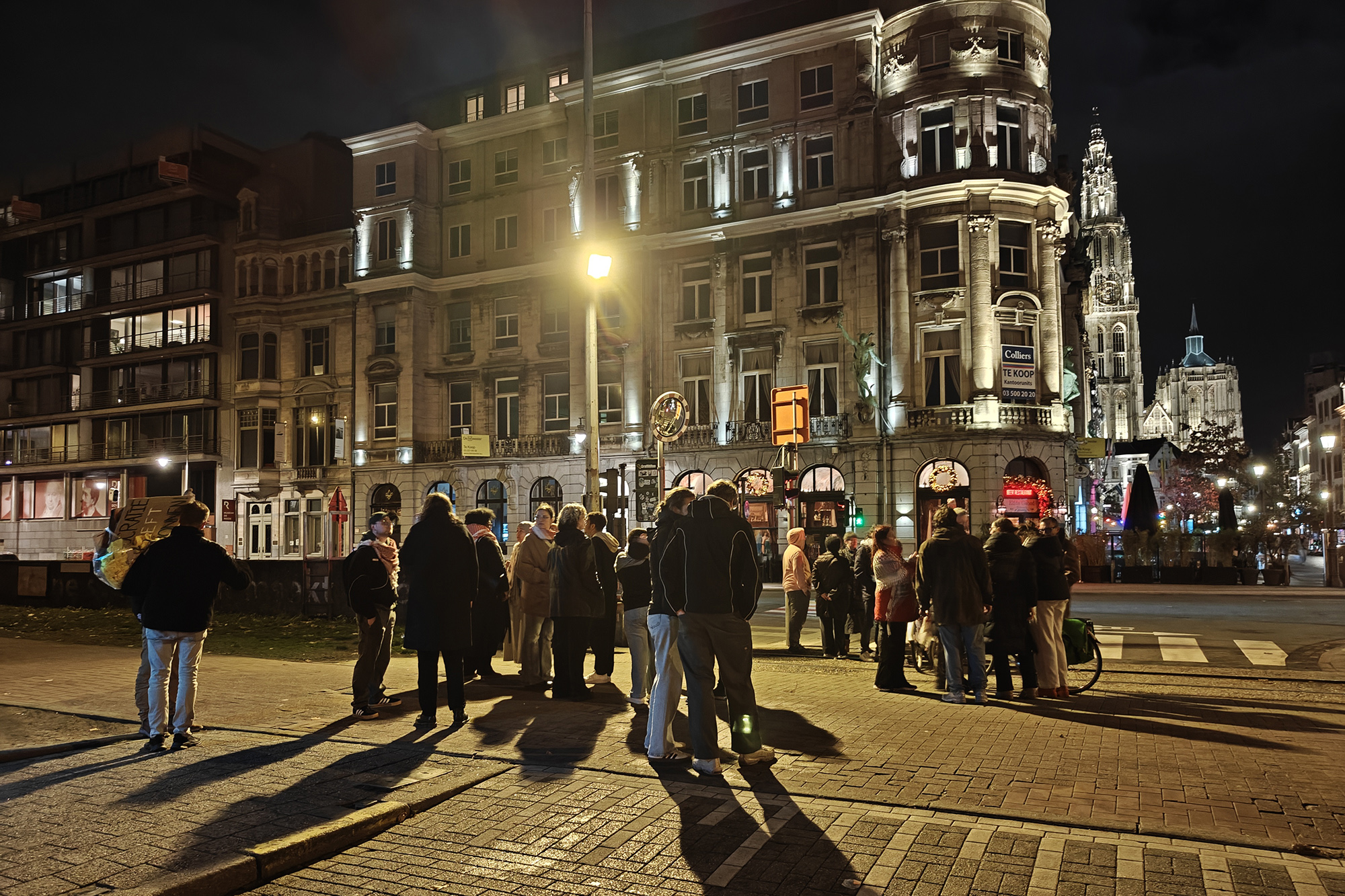 Propal-stinensische-Demo-vor-Antwerpener-Rathaus-aufgel-st