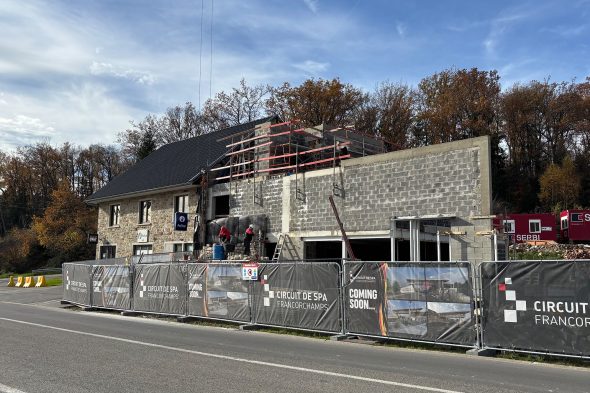 Das Polizeibüro im Gebäude "Ferme Foguenne" bleibt, daneben entsteht der neue Empfang