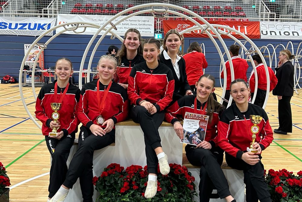 Gruppenbild der Rhönradturnerinnen des Turnvereins Eupen bei den Austrian Open