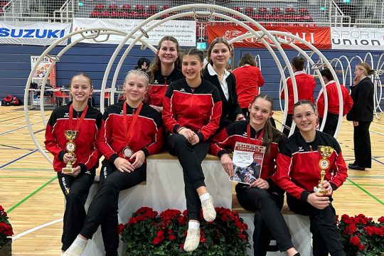 Gruppenbild der Rhönradturnerinnen des Turnvereins Eupen bei den Austrian Open