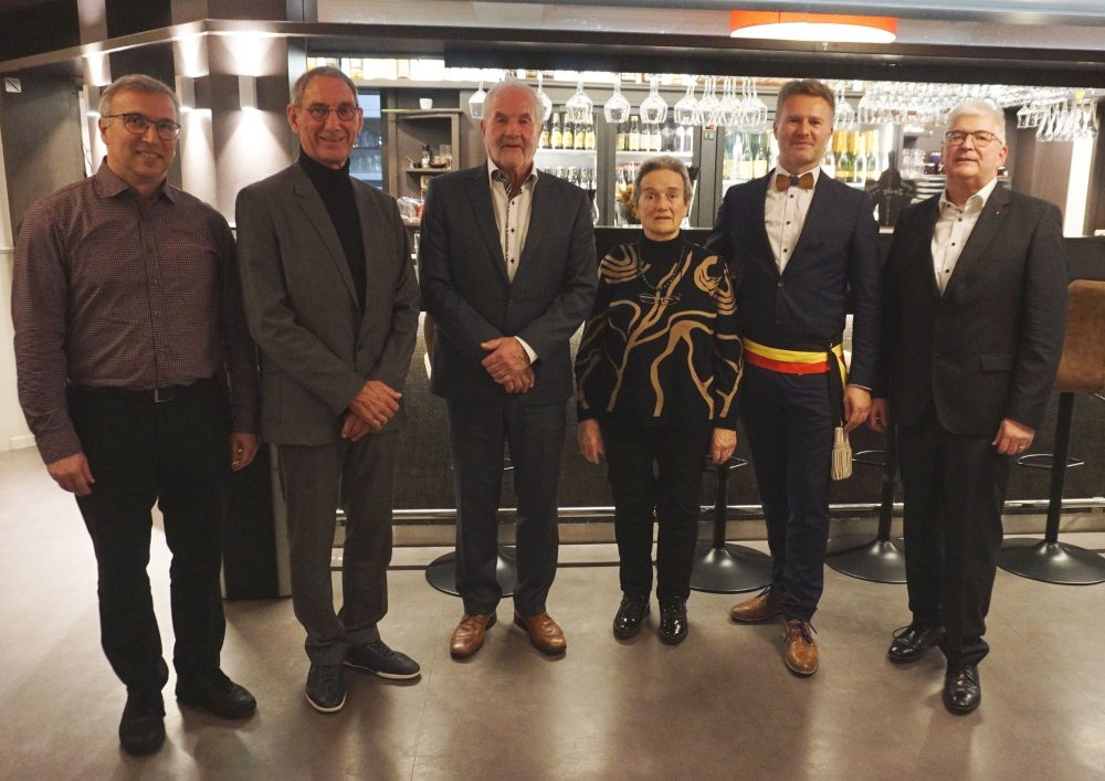 Ehrungen in Bütgenbach (v.l.n.r.): Elmar Heindrichs, Edgar Fink, Maurice Christen, Josepha Heck-Noel, Bürgermeister Daniel Franzen und Charles Servaty (Bild: Stephan Pesch/BRF)