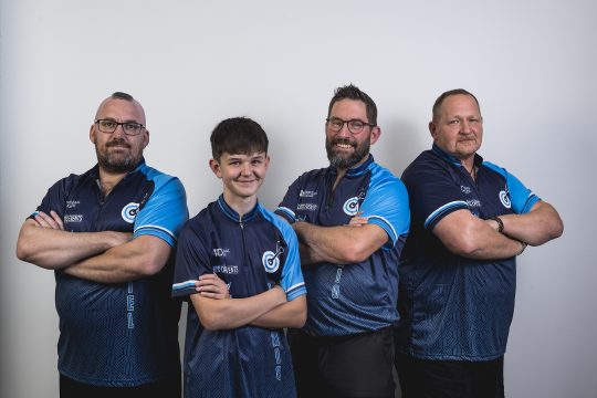 Gruppenbild der ostbelgischen Darts-Spieler
