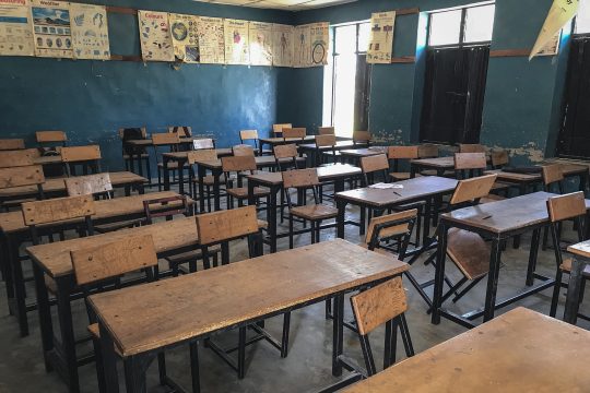 Leeres Klassenzimmer in einer Schule in Nigeria