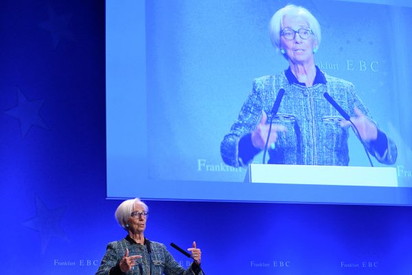 EZB-Chefin Christine Lagarde am Rednerpult