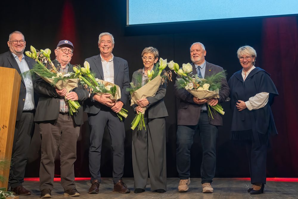 Marie-Hélène Düsseldorf, Marc Dürnholz, Thomas Breuer und Arthur Leys auf wurden auf der Bühne geehrt