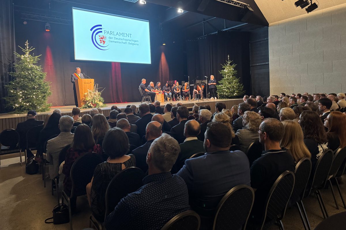 Büllingens Bürgermeister Rainer Stoffels begrüßte die rund 150 Gäste im Saal "Jaspesch"