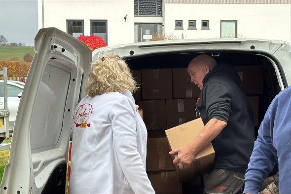 Die Lieferung ist fertig und wandert in den Transporter