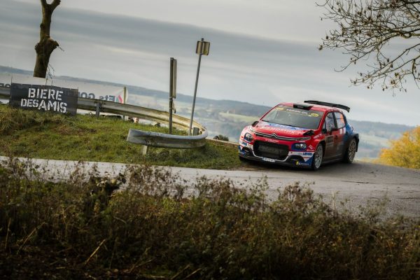 Tom Heindrichs und Jonas Schmitz führen bei der Spa-Rallye