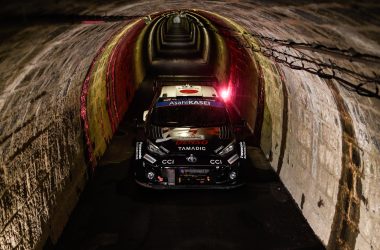 Takamoto Katsuta/Aaron Johnston bei der Rallye Japan im berühmten Isegami-Tunnel