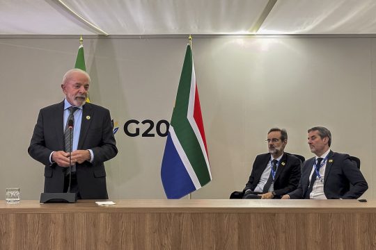Brasiliens Präsident Lula spricht auf Pressekonferenz auf G20-Gipfel