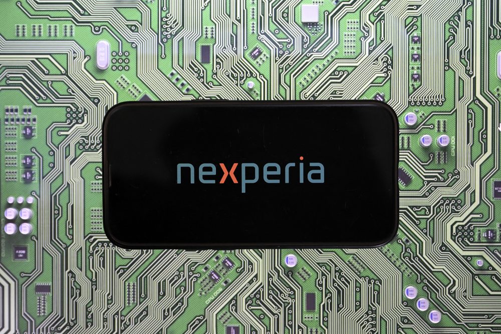 Logo Nexperia auf Smartphone