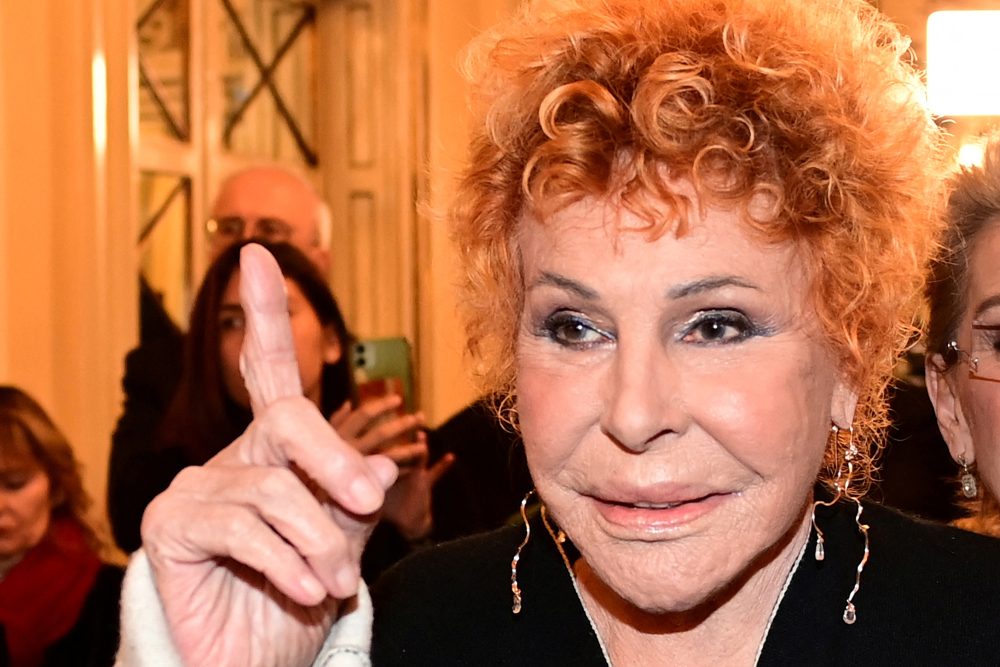 Ornella Vanoni im Dezember 2023 bei ihrer Ankunft in der Mailänder Scala