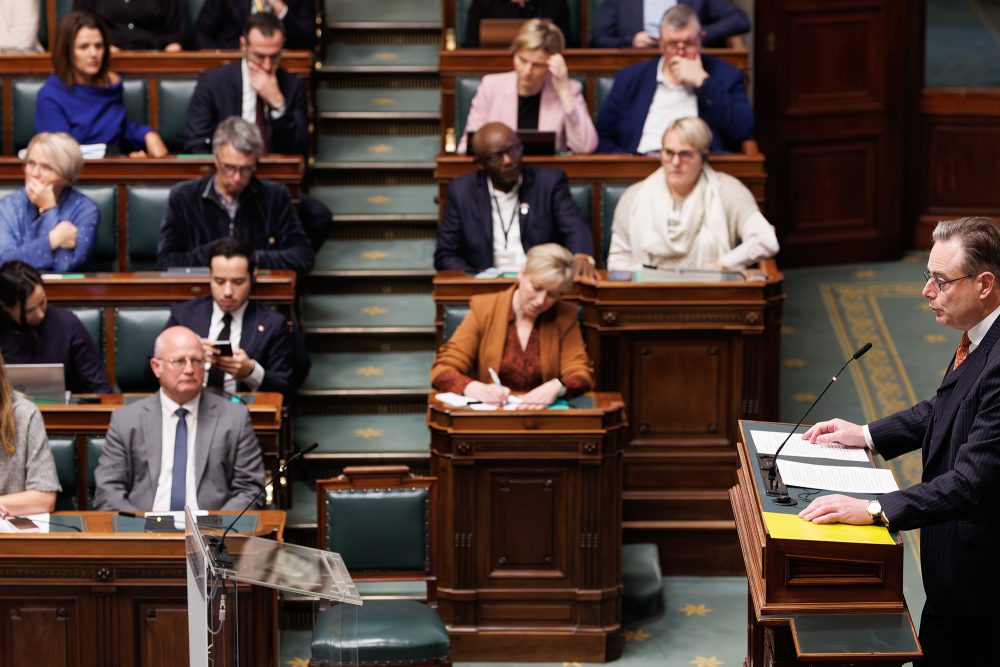 Premierminister Bart De Wever bei der Regierungserklärung in der Brüsseler Kammer