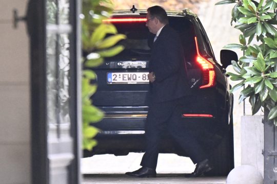 Premier Bart De Wever auf dem Weg zu König Philippe