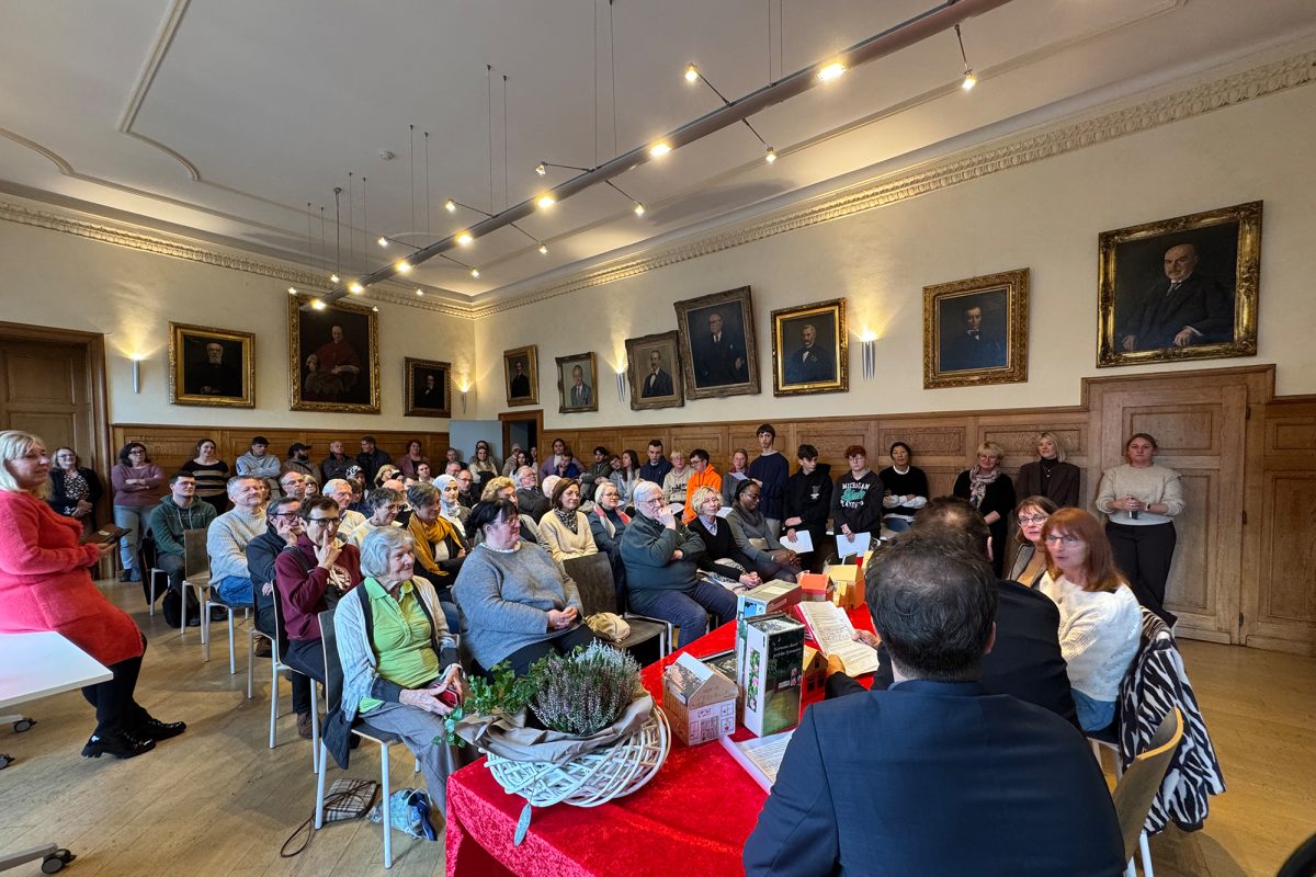 Viel Publikum bei der Buchvorstellung im Eupener Rathaussaal