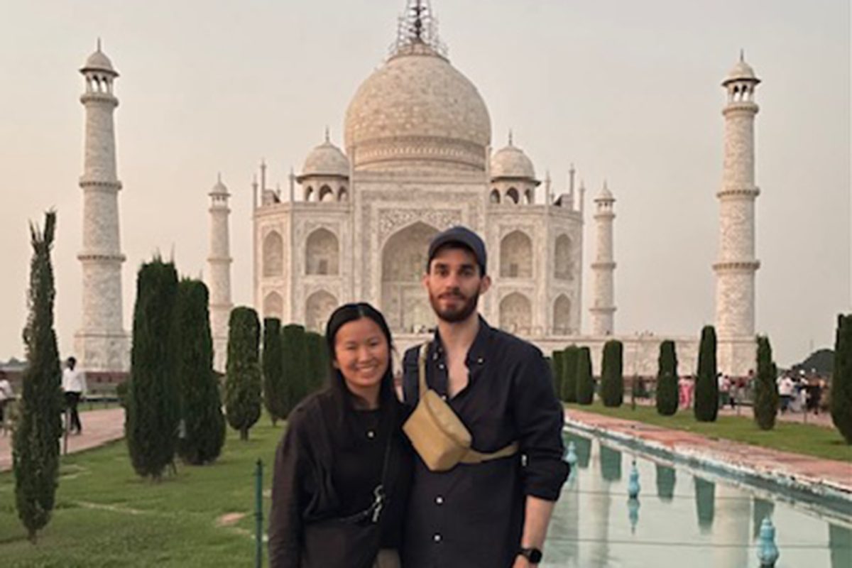 Benita und Mathis auf einer Station ihrer Rundreise