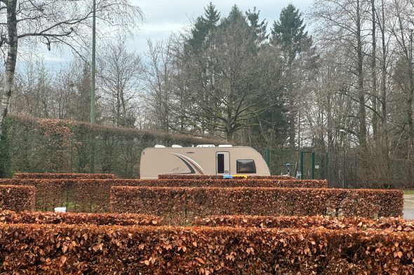 Einsamer Wohnwagen auf dem Camping Worriken im Winter