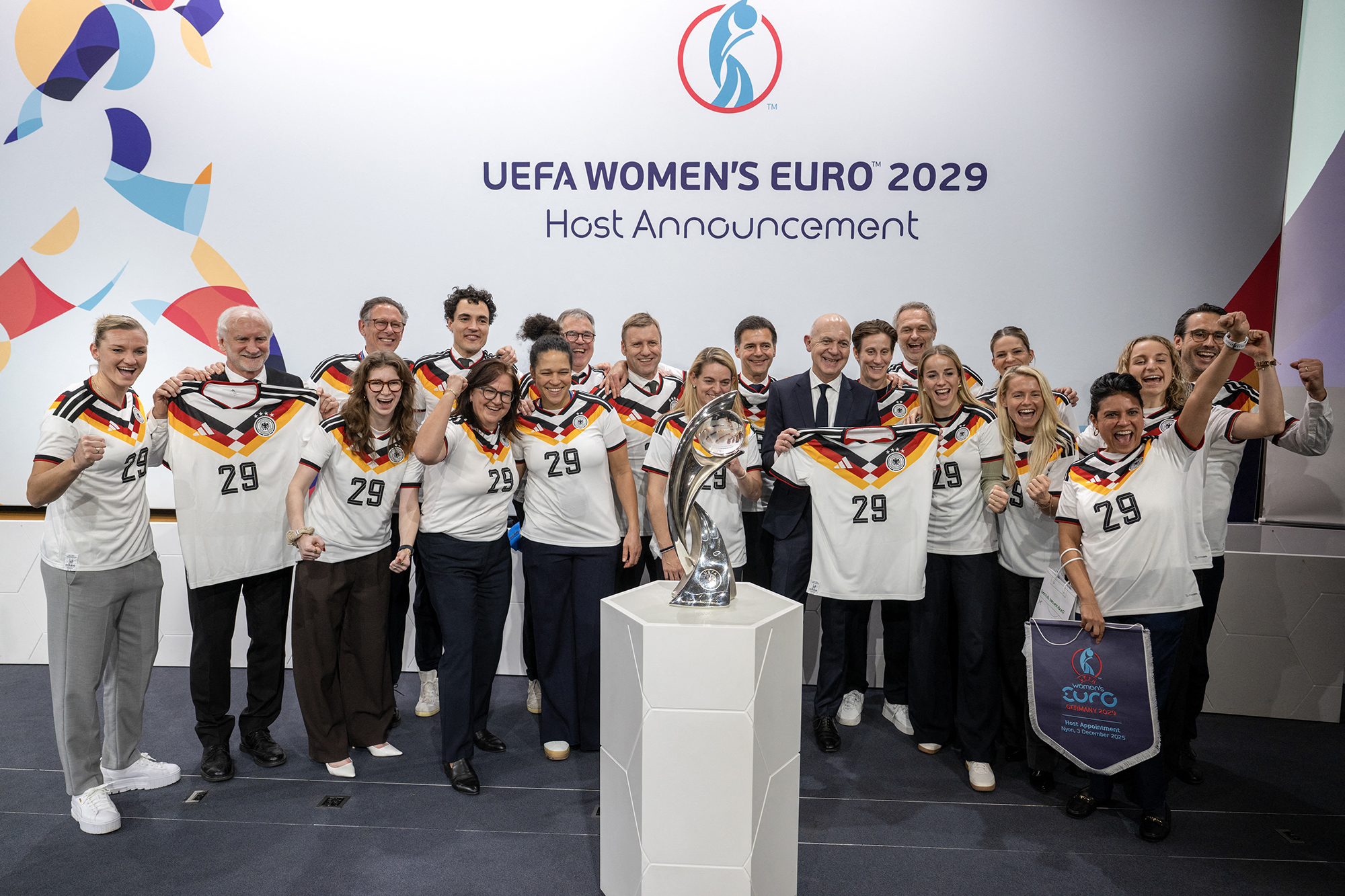 Deutschland-richtet-Fu-ball-EM-der-Frauen-2029-aus