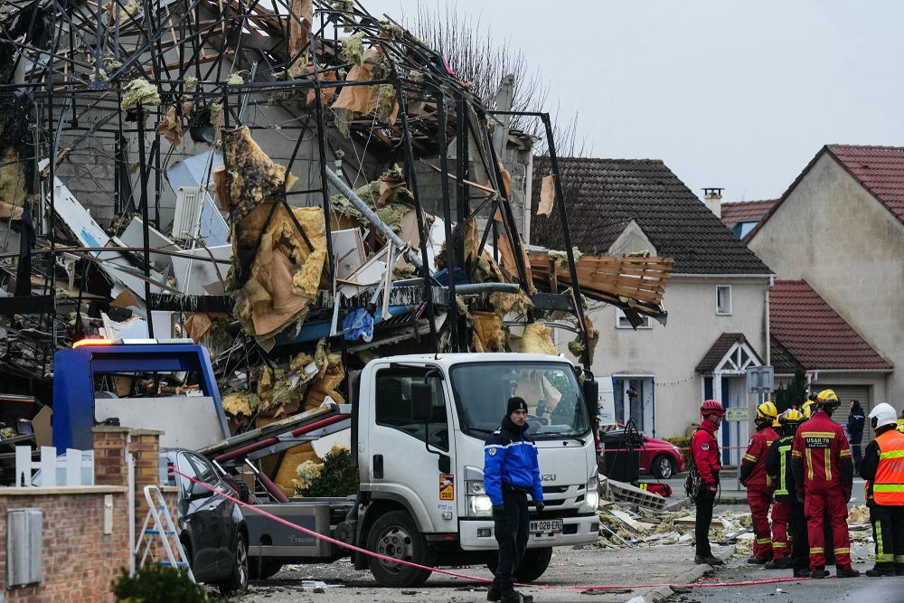 Französische Sicherheitskräfte am Ort der Explosion