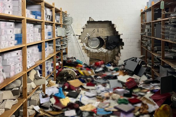 Der aufgebrochene Tresorraum einer Sparkassenfiliale in Gelsenkirchen