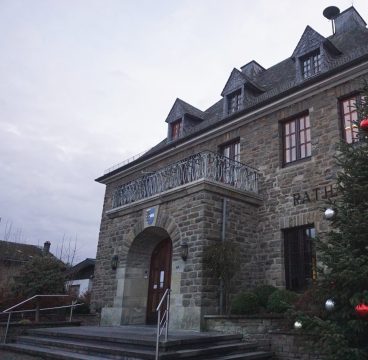 Gemeindehaus Amel kurz vor Weihnachten