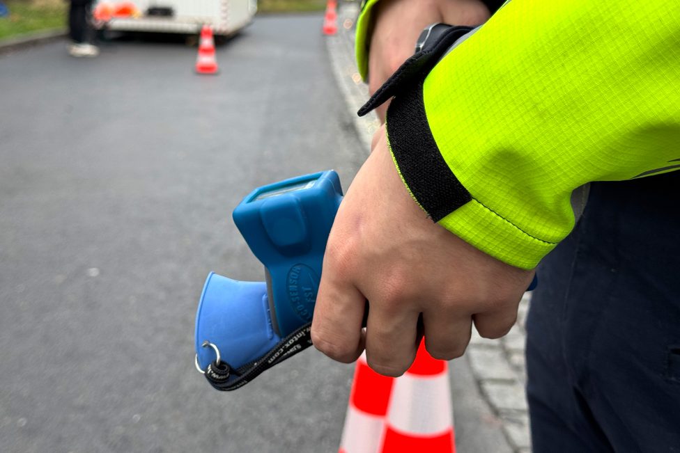 Alkohol-Messgerät bei der Bob-Kontrolle an der belgisch-luxemburgischen Grenze